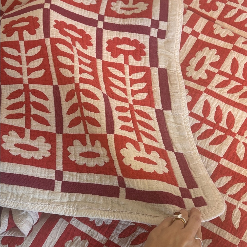 Schoolhouse - Red Stillwater floral quilt KING - Picture 2 of 3